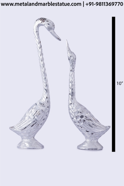 Swan Statue 10"