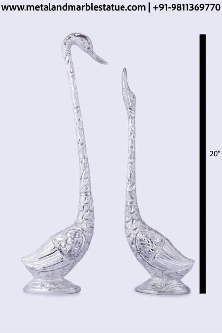 Swan Statue 20"